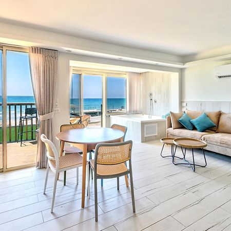 בית חוף מושלם עם גקוזי ומרפסת - Beachside Bliss W Jacuzzi Haifa Exteriér fotografie